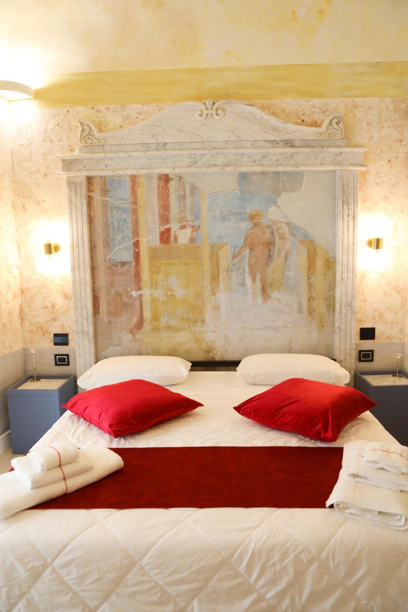 Odeon Neapolis * Napoli