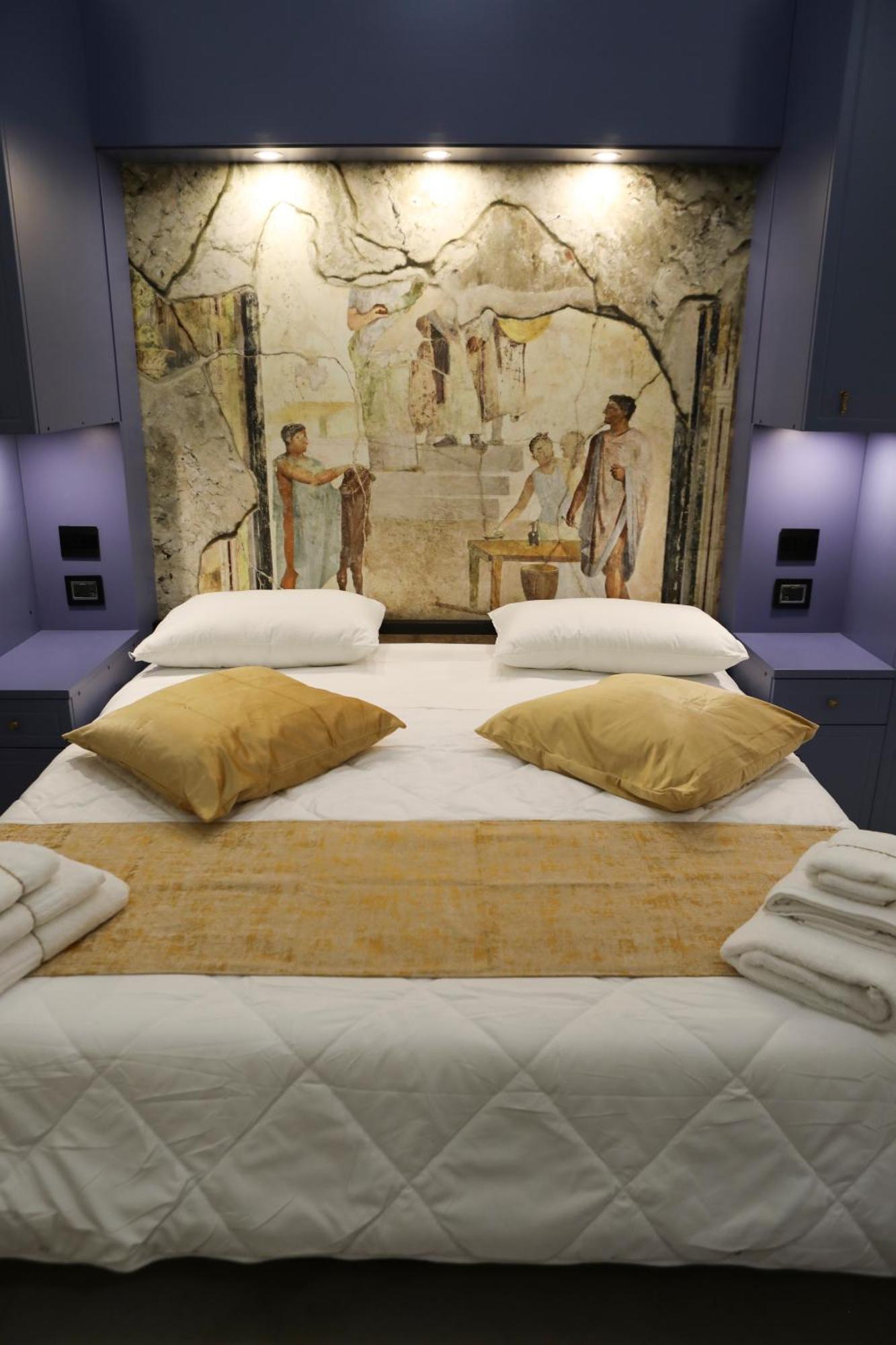 Odeon Neapolis * Napoli