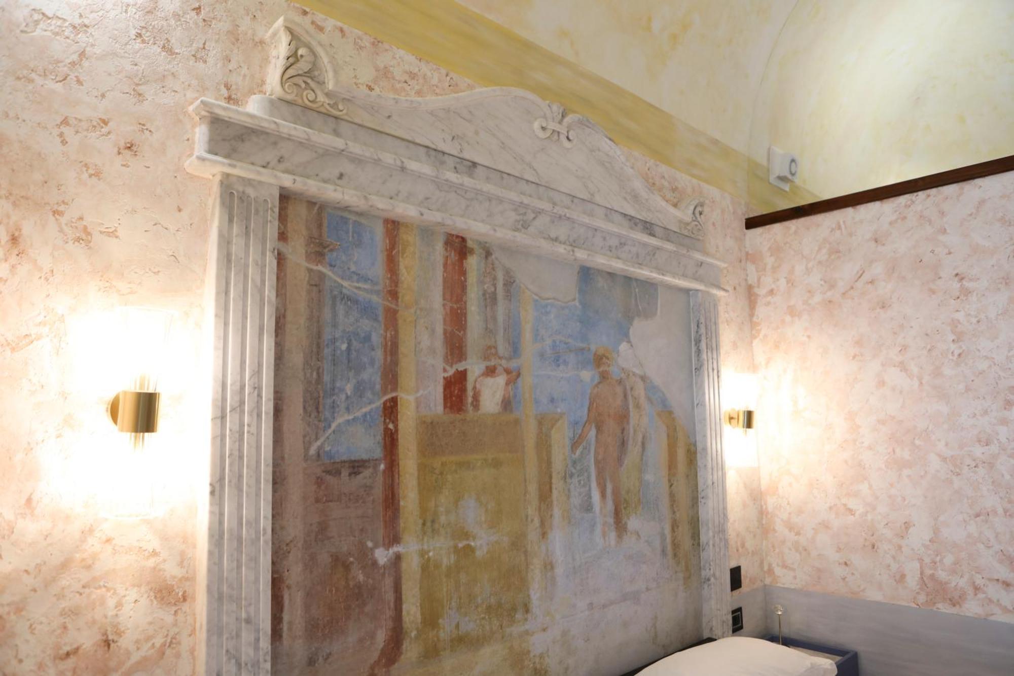 Odeon Neapolis * Naples