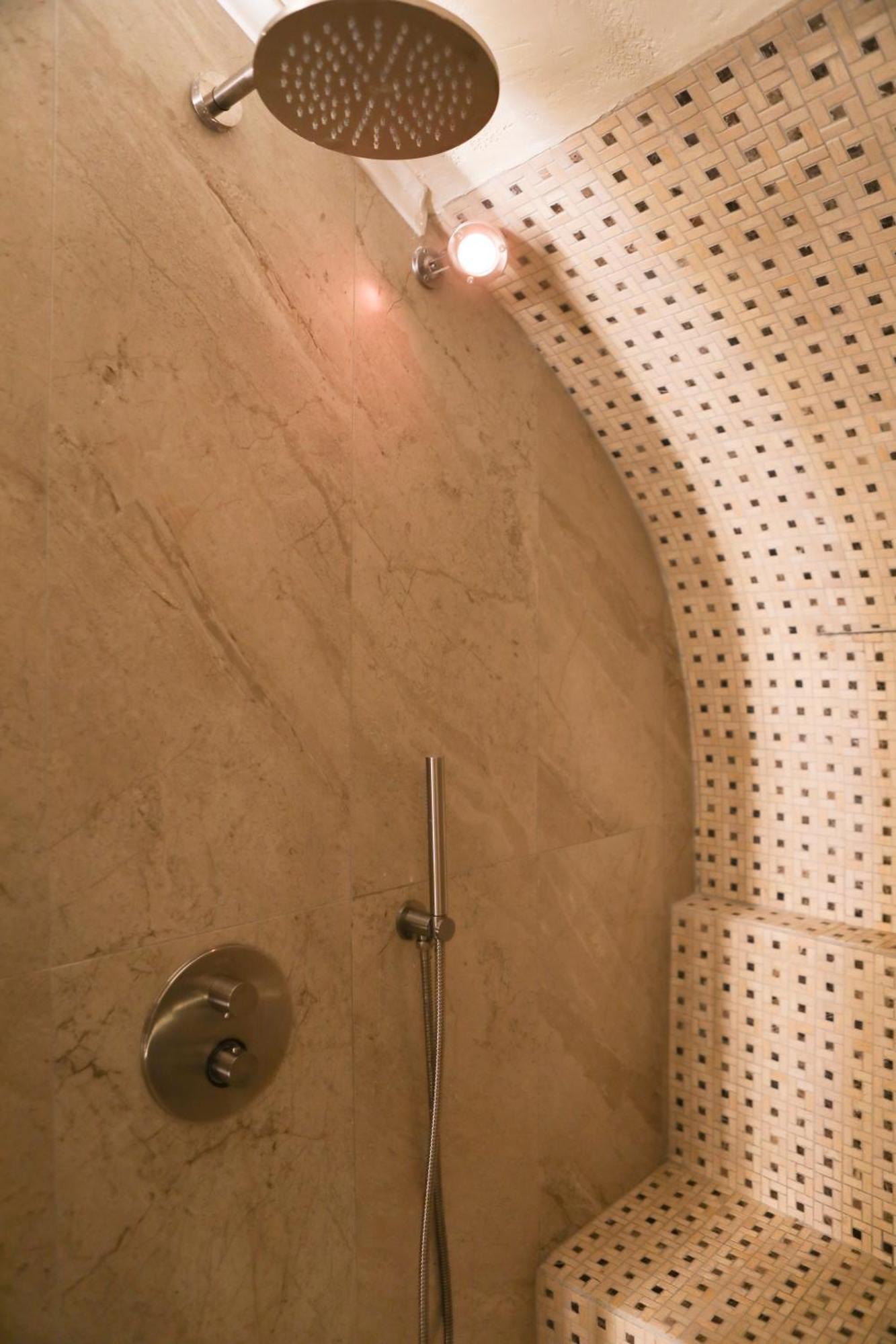 Odeon Neapolis Guest house Naples